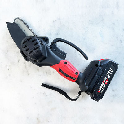 Factory Wholesale 6 Inch Mini Cordless Chainsaw 2000mAh Battery Powered